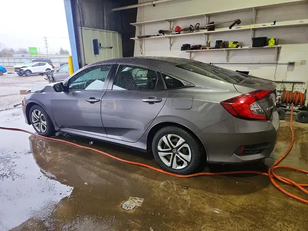 19XFC2F56JE034467 2018 HONDA CIVIC - Image 2