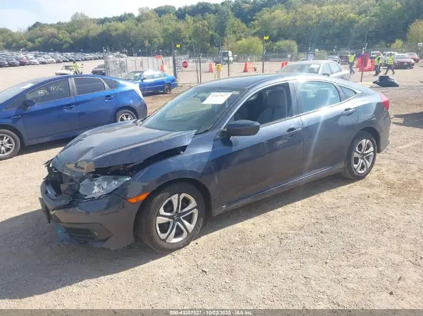 19XFC2F56JE037658 2018 HONDA CIVIC - Image 2