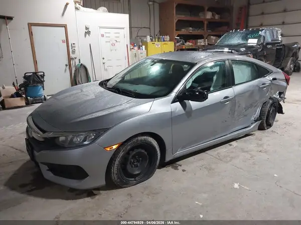 19XFC2F56JE200194 2018 HONDA CIVIC - Image 2