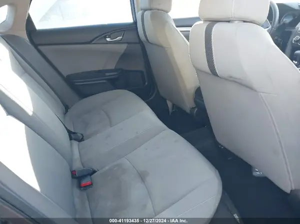 19XFC2F56JE201877 2018 HONDA CIVIC - Image 8