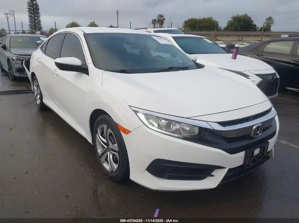 19XFC2F56JE202415 2018 HONDA CIVIC - Image 1
