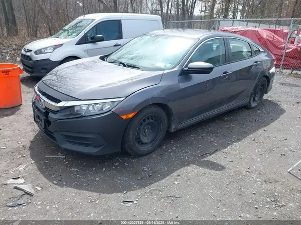 19XFC2F56JE204147 2018 HONDA CIVIC - Image 2