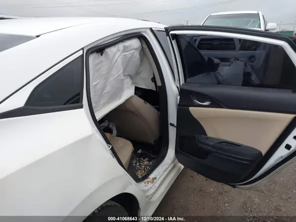 19XFC2F57GE034695 2016 HONDA CIVIC - Image 8