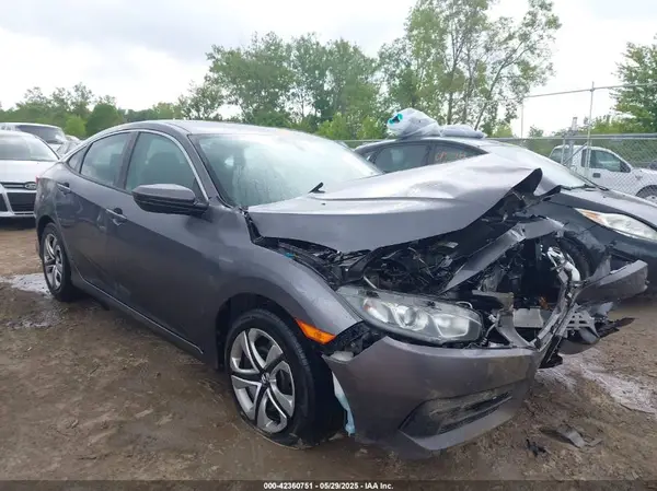 19XFC2F57JE001798 2018 HONDA CIVIC - Image 1