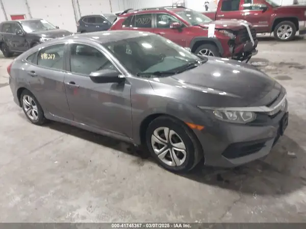 19XFC2F57JE001932 2018 HONDA CIVIC - Image 1