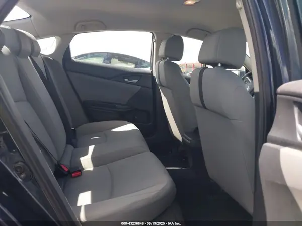 19XFC2F57JE009528 2018 HONDA CIVIC - Image 8