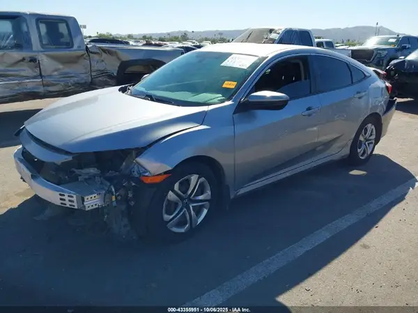 19XFC2F57JE009660 2018 HONDA CIVIC - Image 2
