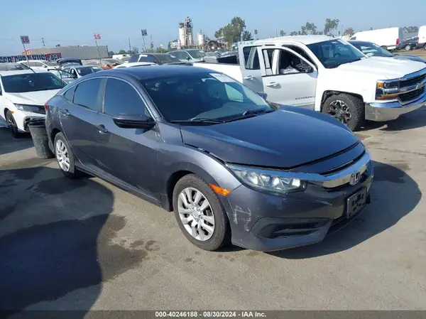 19XFC2F57JE019718 2018 HONDA CIVIC - Image 1