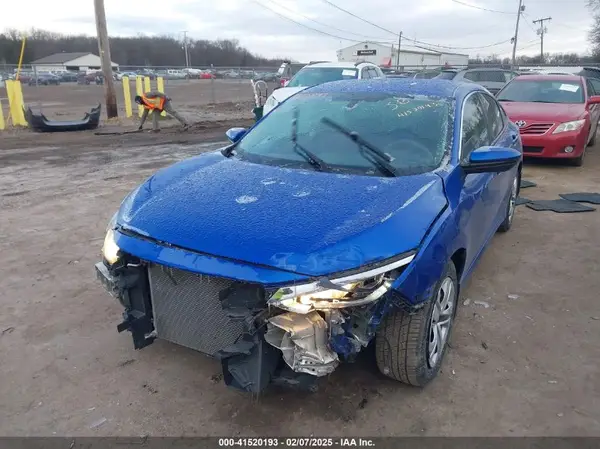 19XFC2F57JE020335 2018 HONDA CIVIC - Image 2
