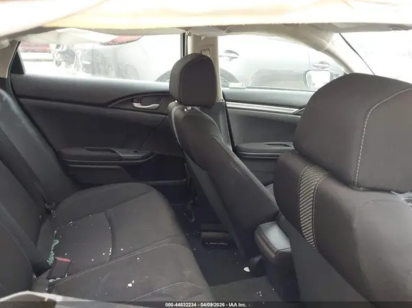 19XFC2F57JE020660 2018 HONDA CIVIC - Image 8