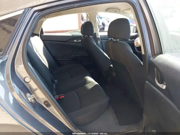 19XFC2F57JE031187 2018 HONDA CIVIC - Image 8