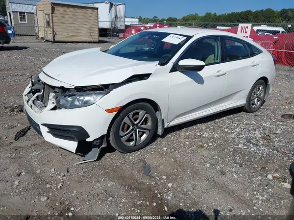 19XFC2F57JE042755 2018 HONDA CIVIC - Image 2
