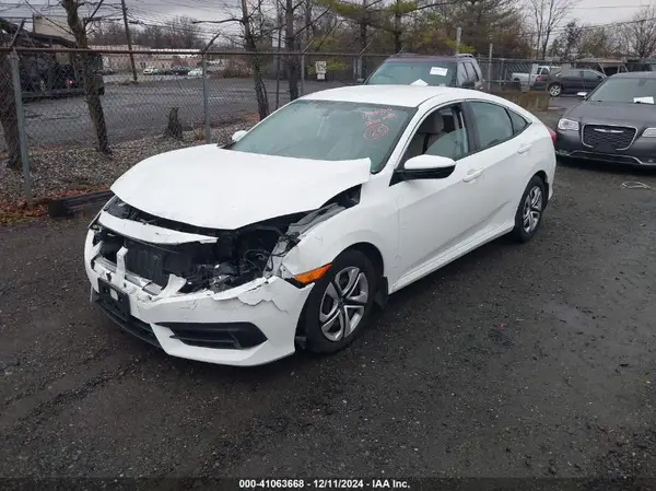 19XFC2F57JE203766 2018 HONDA CIVIC - Image 2