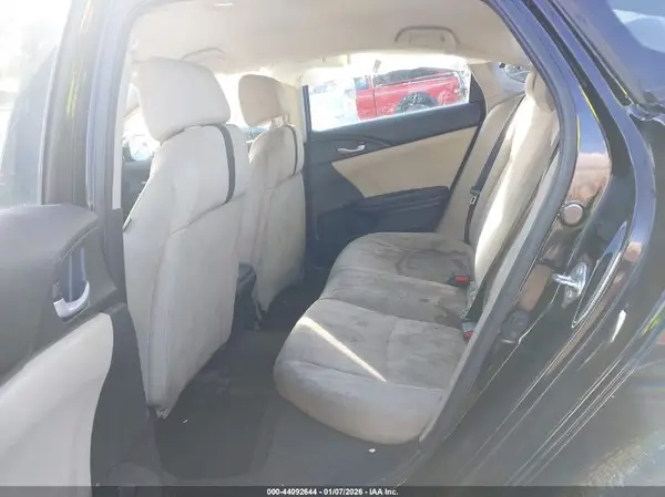 19XFC2F58GE250670 2016 HONDA CIVIC - Image 8