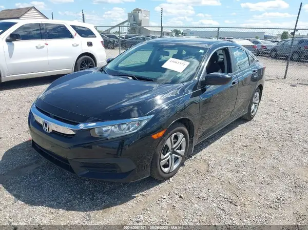 19XFC2F58HE000802 2017 HONDA CIVIC - Image 2