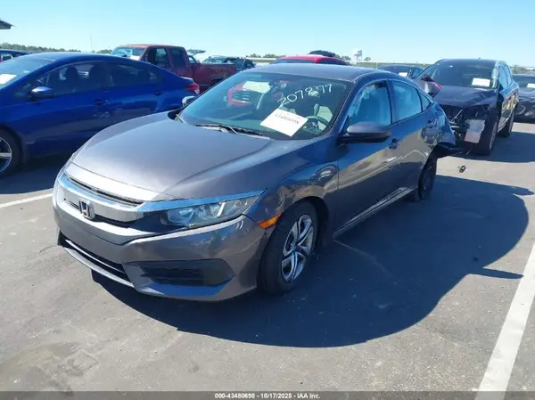 19XFC2F58HE018555 2017 HONDA CIVIC - Image 2