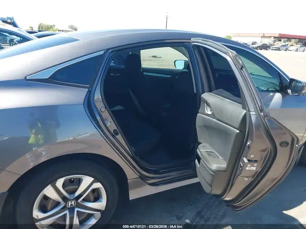 19XFC2F58HE025635 2017 HONDA CIVIC - Image 8