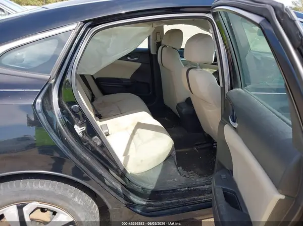 19XFC2F58HE070378 2017 HONDA CIVIC - Image 8