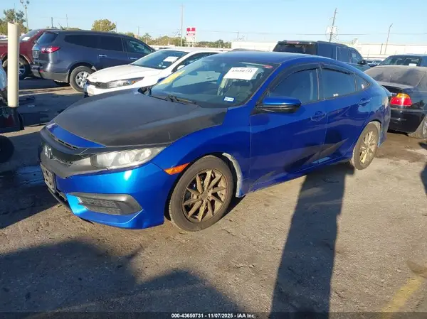 19XFC2F58JE003639 2018 HONDA CIVIC - Image 2