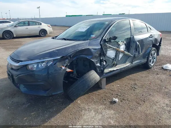 19XFC2F58JE007495 2018 HONDA CIVIC - Image 2