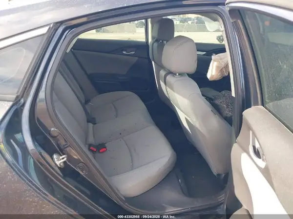 19XFC2F58JE007495 2018 HONDA CIVIC - Image 8