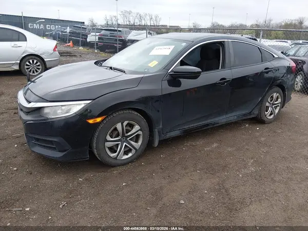 19XFC2F58JE016276 2018 HONDA CIVIC - Image 2