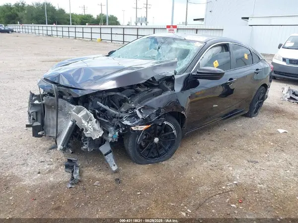 19XFC2F58JE018786 2018 HONDA CIVIC - Image 2