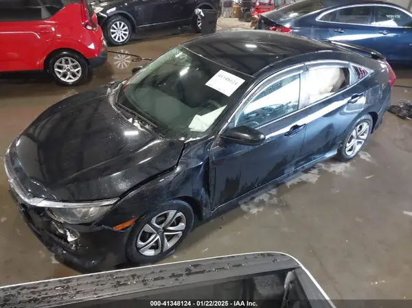 19XFC2F58JE020702 2018 HONDA CIVIC - Image 2