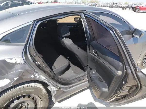 19XFC2F58JE029173 2018 HONDA CIVIC - Image 8