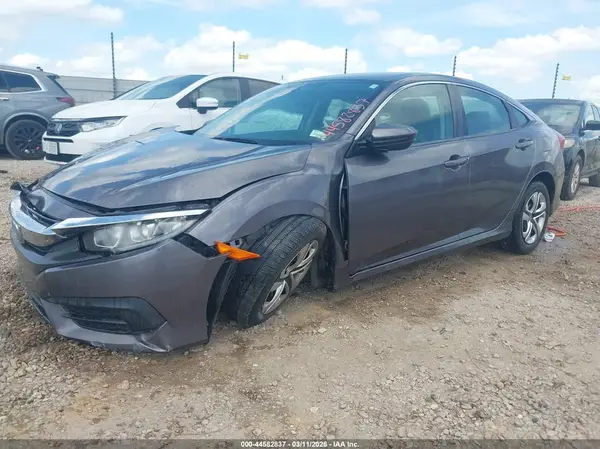 19XFC2F58JE033224 2018 HONDA CIVIC - Image 2