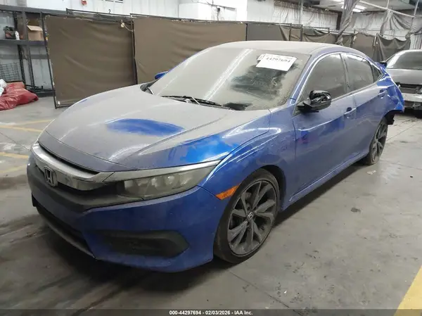19XFC2F58JE033935 2018 HONDA CIVIC - Image 2