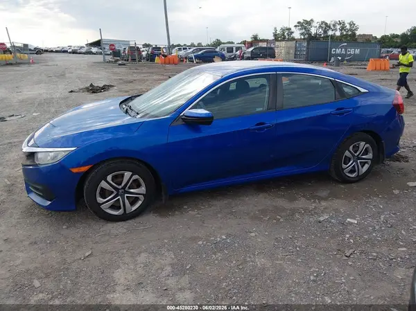 19XFC2F58JE035037 2018 HONDA CIVIC - Image 2
