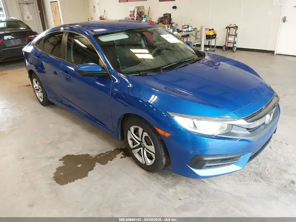 19XFC2F58JE043719 2018 HONDA CIVIC - Image 1
