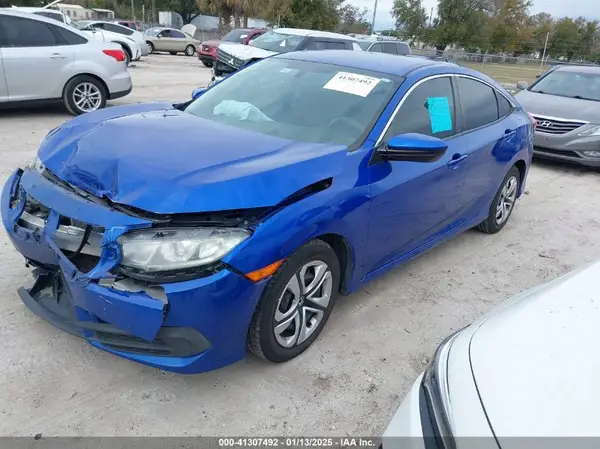 19XFC2F58JE043736 2018 HONDA CIVIC - Image 2