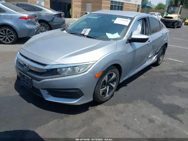 19XFC2F58JE200651 2018 HONDA CIVIC - Image 2