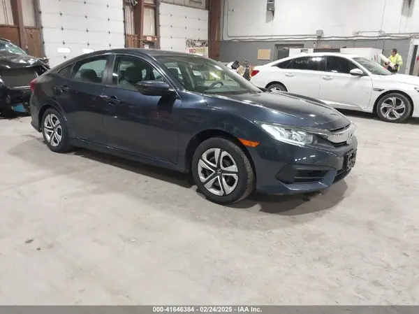 19XFC2F58JE205199 2018 HONDA CIVIC - Image 1
