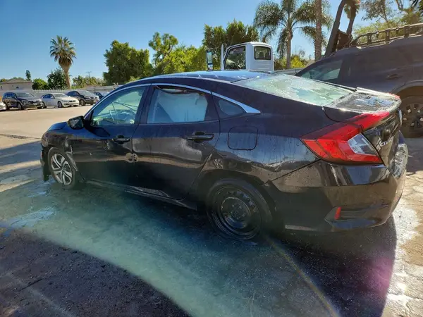 19XFC2F58JE205932 2018 HONDA CIVIC - Image 2