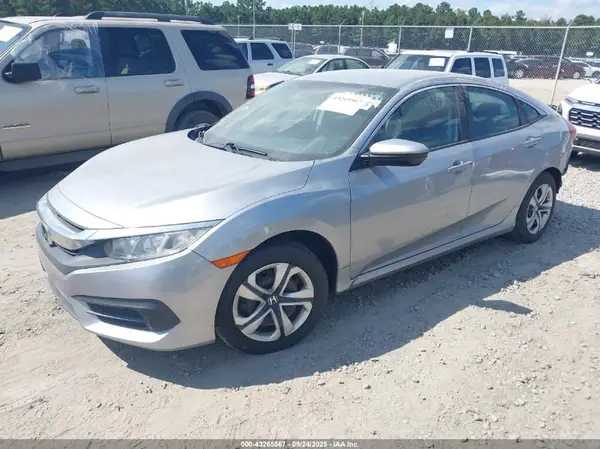19XFC2F58JE206398 2018 HONDA CIVIC - Image 2