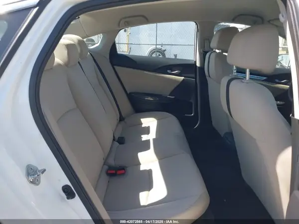 19XFC2F58JE206739 2018 HONDA CIVIC - Image 8