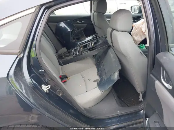 19XFC2F59JE000247 2018 HONDA CIVIC - Image 8