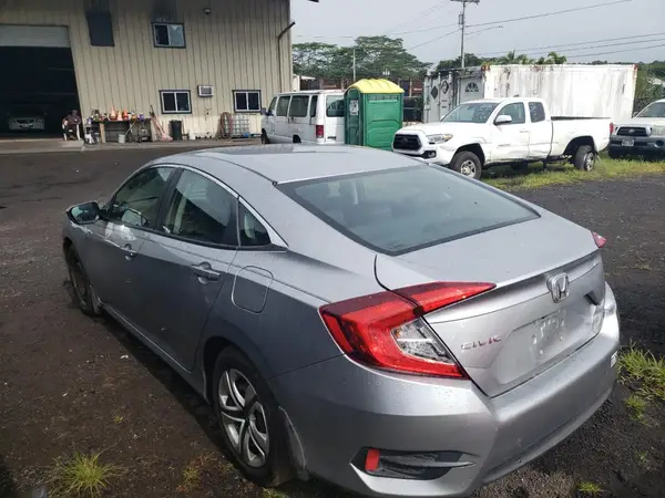 19XFC2F59JE011152 2018 HONDA CIVIC - Image 2