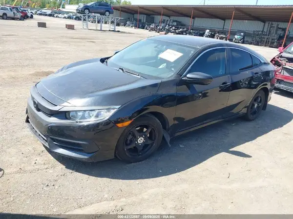 19XFC2F59JE013953 2018 HONDA CIVIC - Image 2