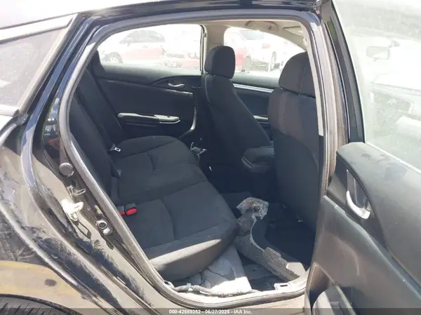 19XFC2F59JE016268 2018 HONDA CIVIC - Image 8