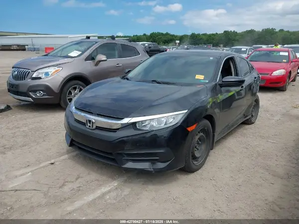 19XFC2F59JE020627 2018 HONDA CIVIC - Image 2