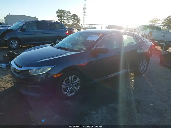 19XFC2F59JE040019 2018 HONDA CIVIC - Image 2