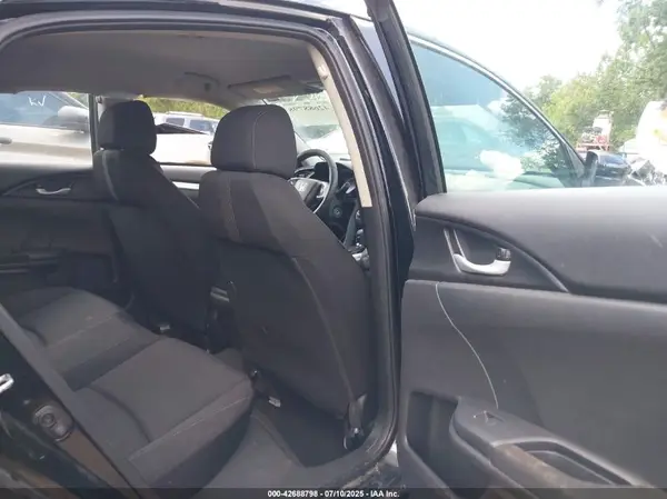 19XFC2F59JE040599 2018 HONDA CIVIC - Image 8
