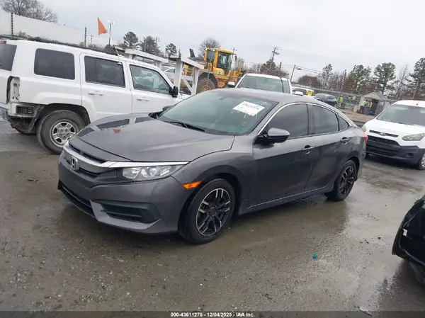 19XFC2F59JE202036 2018 HONDA CIVIC - Image 2