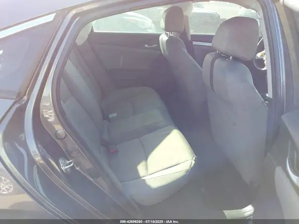 19XFC2F5XGE015056 2016 HONDA CIVIC - Image 8