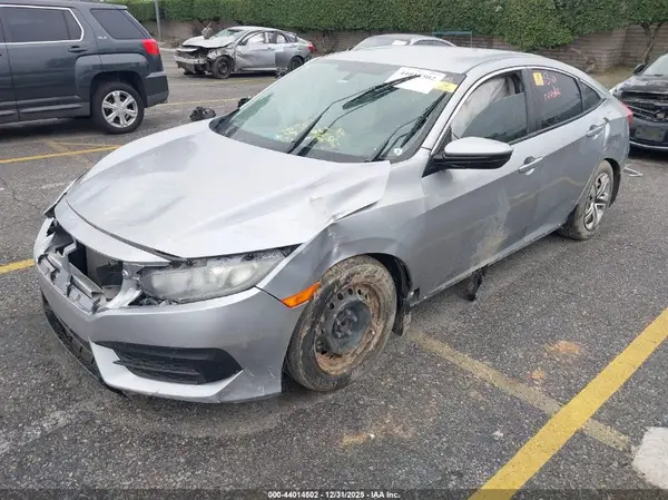 19XFC2F5XJE010642 2018 HONDA CIVIC - Image 2