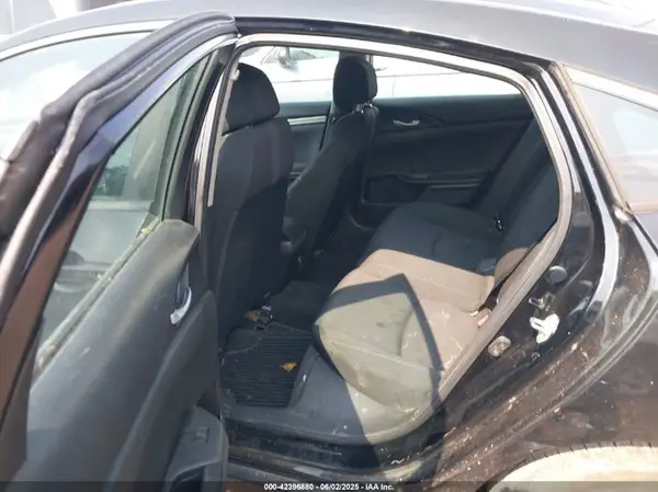 19XFC2F5XJE020636 2018 HONDA CIVIC - Image 8